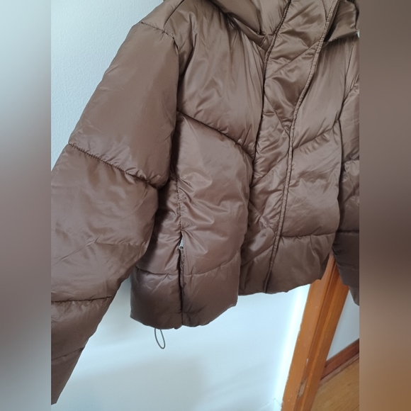 🆕️NWT GAP Big Puff Cropped Jacket in 'Cozy Brown', Size Medium Tall - Picture 9 of 14